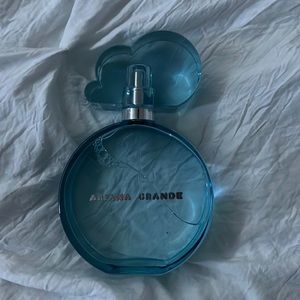 Cloud Ariana Grande Perfume